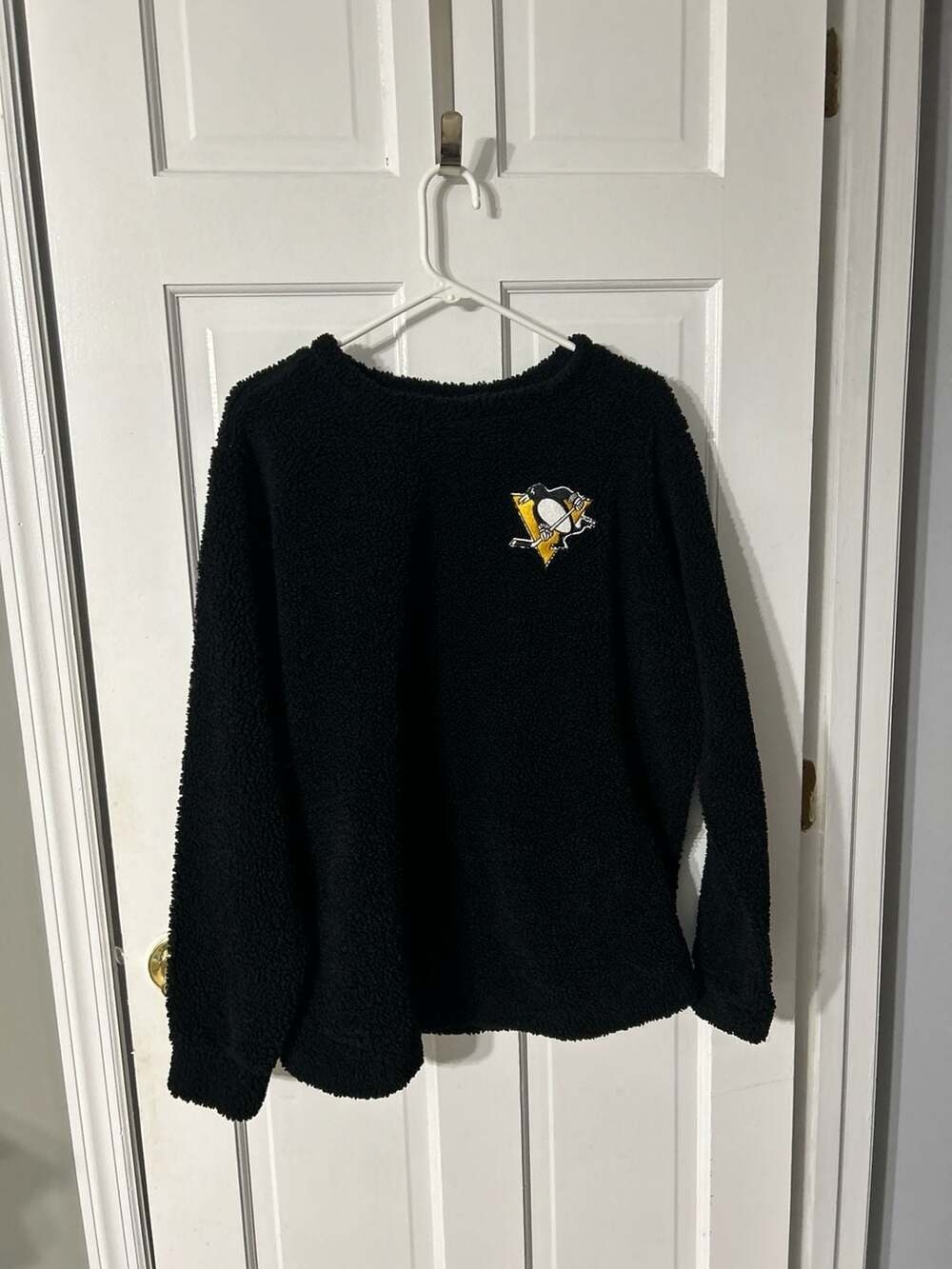 NHL Pittsburgh Penguins Women's XL Black Sherpa Fleece Pullover Sweatshirt